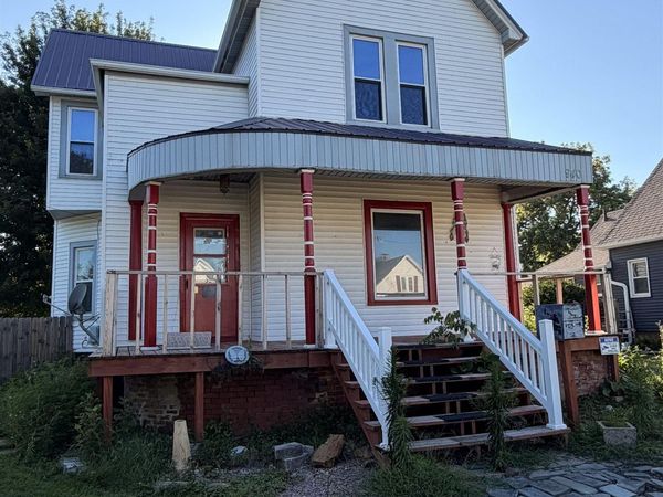940 S 1ST Avenue, Canton, IL 61520
