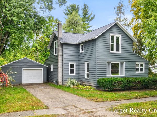 320 Pine Street, Howard City, MI 49329