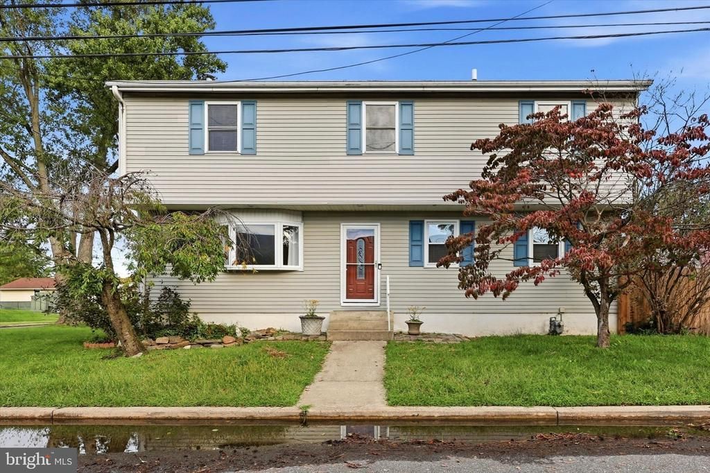 200 PRICE AVENUE, HOLMES, PA 19043