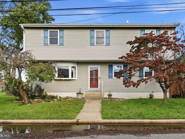 200 PRICE AVENUE, HOLMES, PA 19043