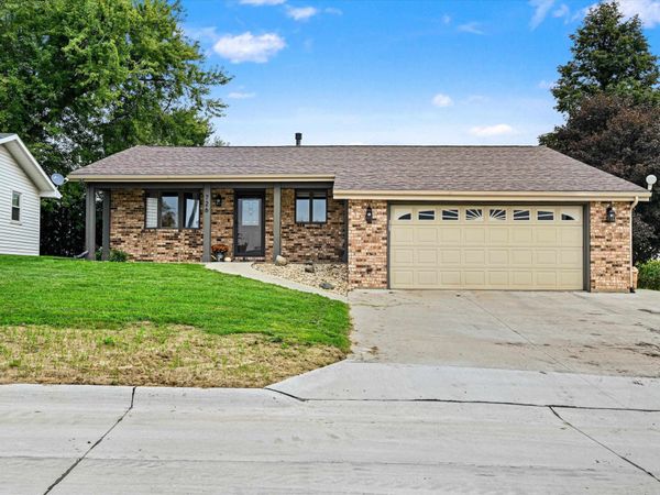 726 Highland Court, Holy Cross, IA 52053