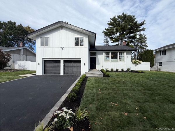 10 Flower Lane, Jericho, NY 11753