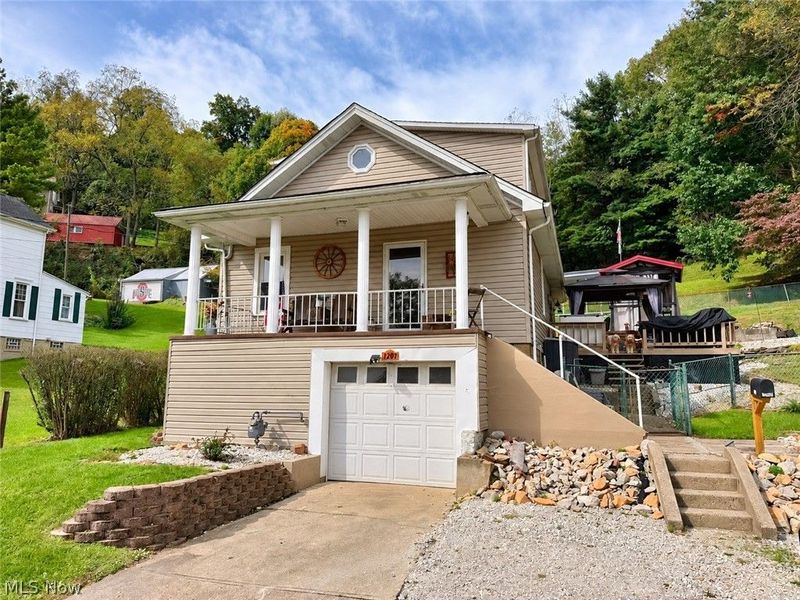 1207 N 9th Street, Martins Ferry, OH 43935 Photo 2