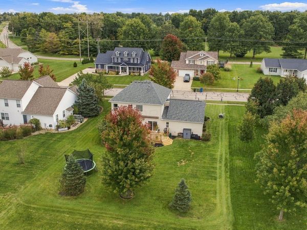 1407 Hickory Gate Drive, Marysville, OH 43040
