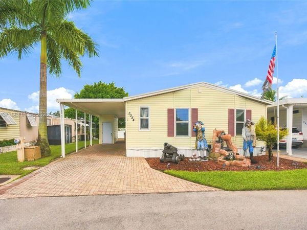 3054 Lakeshore Dr , Dania Beach, FL 33312
