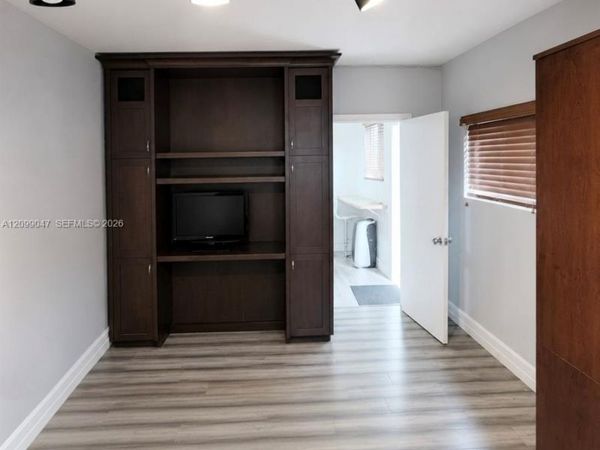 6610 SW 42nd St , Miami, FL 33155