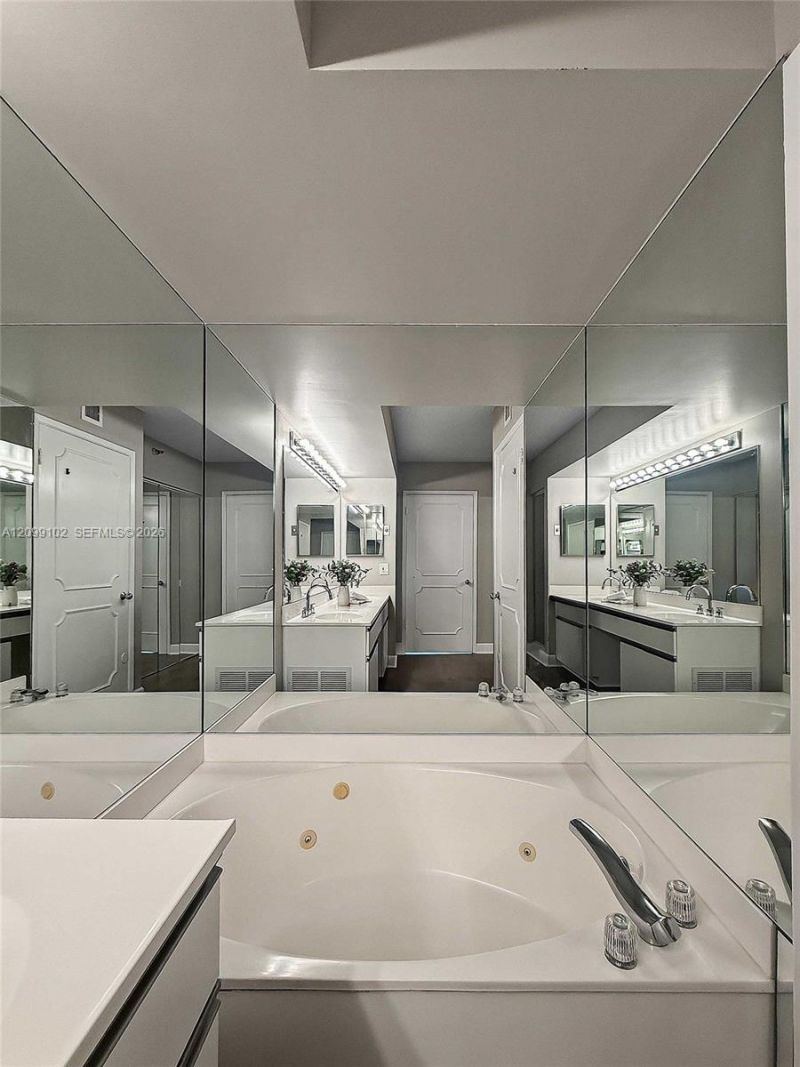 3400 NE 192nd St , Unit 1707, Aventura, FL 33180 Photo