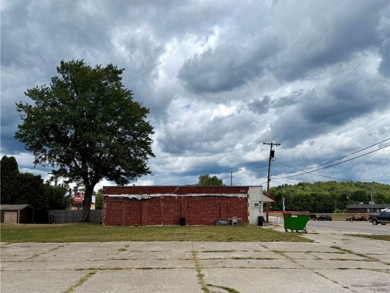 633 Wilson Street, Malvern, OH 44644 Photo 2