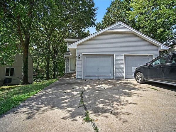 6904/6906 N Orchard Street, Pleasant Valley, MO 64068