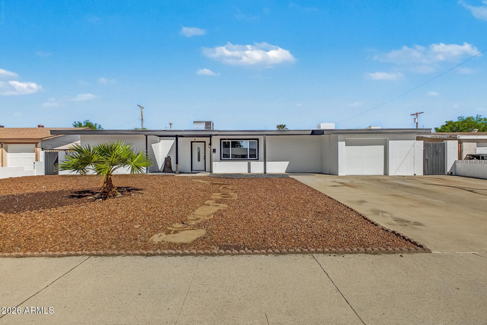 5640 W Highland Avenue, Phoenix, AZ 85031 Main Photo