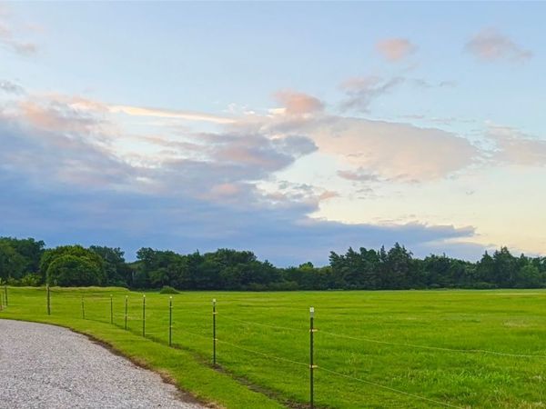 1 Dairy Drive , Hendrix, OK 74741