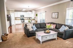 301 Chamfort Drive  photo 4