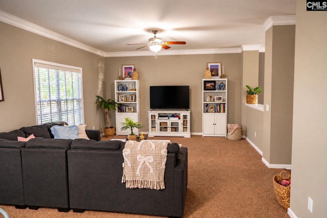 301 Chamfort Drive  Photo 6