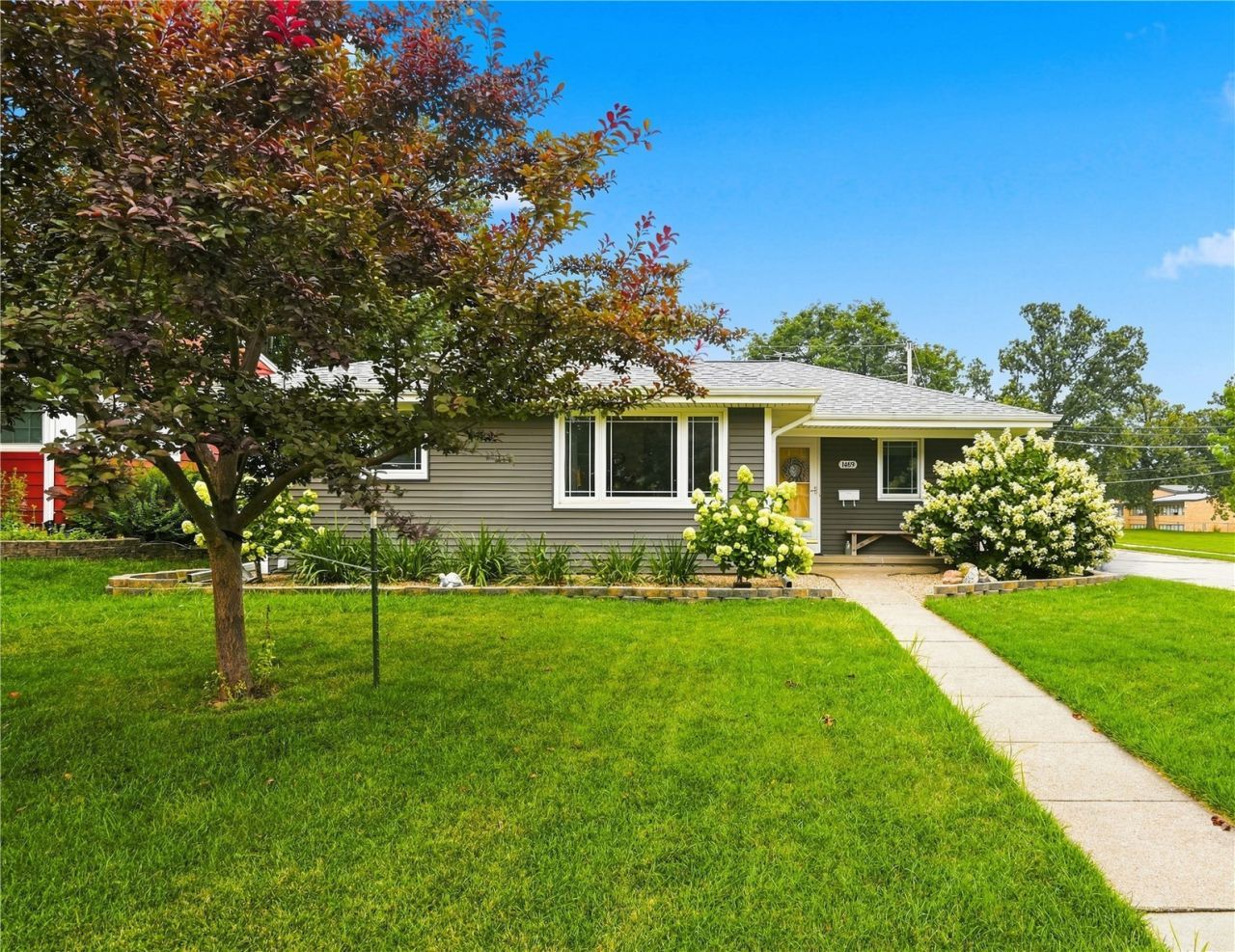 1469 Golfview Drive Ne, Cedar Rapids, IA 52402 Main Photo