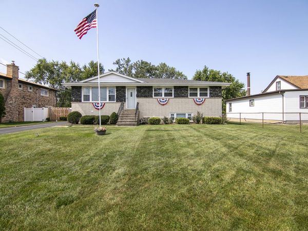7416 S Octavia Avenue , Bridgeview, IL 60455
