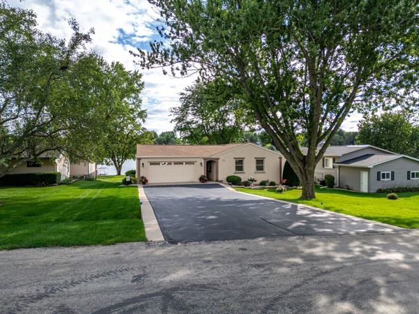 839 Breckenboro Road , Davis, IL 61019