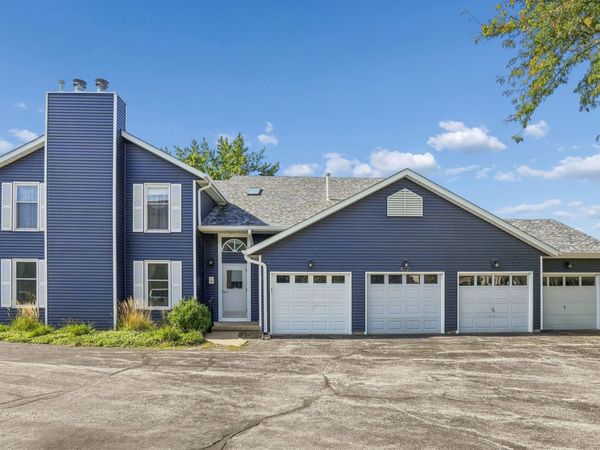 4721 Kynnelworth Drive , Unit 110, Bettendorf, IA 52722