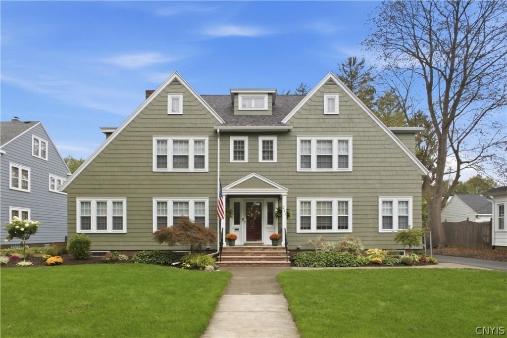 221 Brattle Road, Syracuse, NY 13203 Main Photo