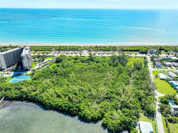 901 S Ocean Drive , Hutchinson Island, FL 34949