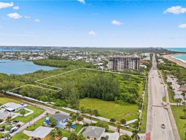 901 S Ocean Drive , Hutchinson Island, FL 34949