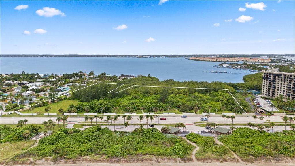 901 S Ocean Drive , Hutchinson Island, FL 34949 Photo