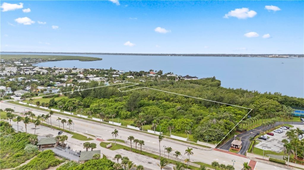 901 S Ocean Drive , Hutchinson Island, FL 34949 Photo