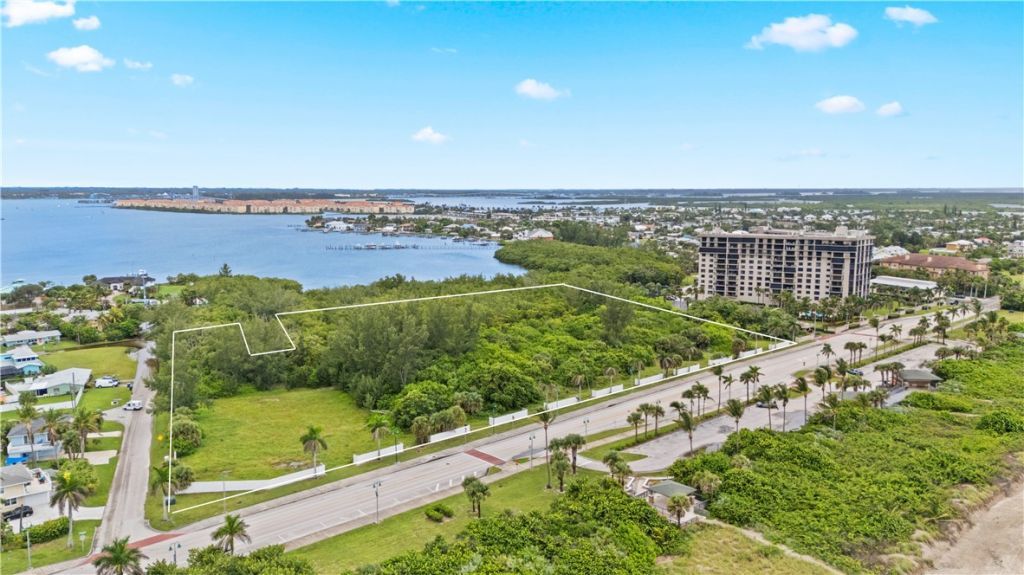 901 S Ocean Drive , Hutchinson Island, FL 34949 Photo