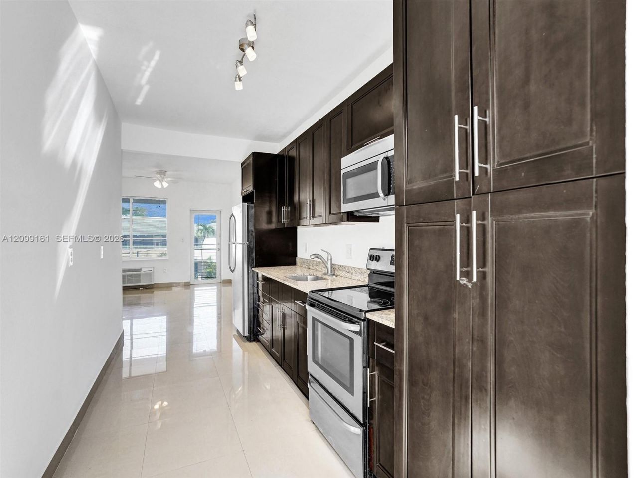540 74th St , Unit 14, Miami Beach, FL 33141 Photo