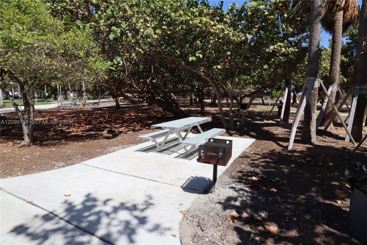 540 74th St , Unit 14, Miami Beach, FL 33141 Photo