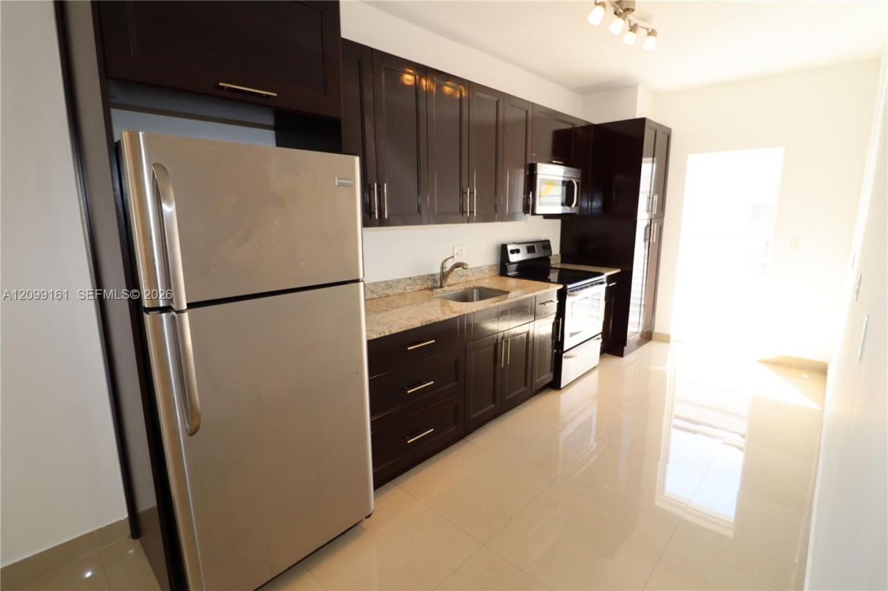 540 74th St , Unit 14, Miami Beach, FL 33141 Photo