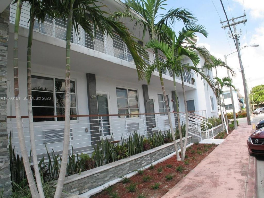 540 74th St , Unit 14, Miami Beach, FL 33141 Photo