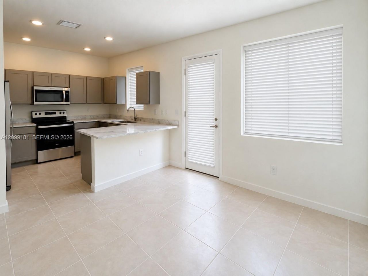 1223 NW 208th Ter, Miami Gardens, FL 33169 Photo