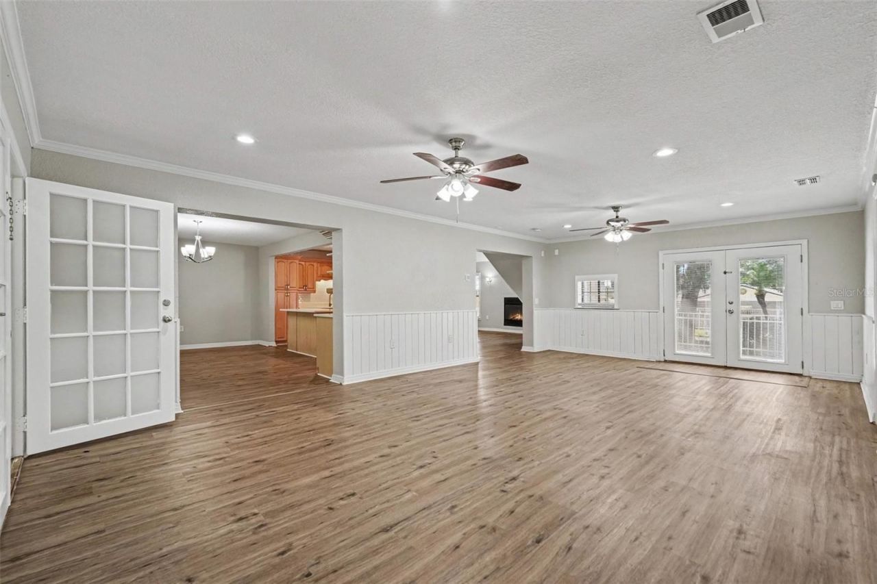 126 Goins Drive , Seffner, FL 33584 Photo