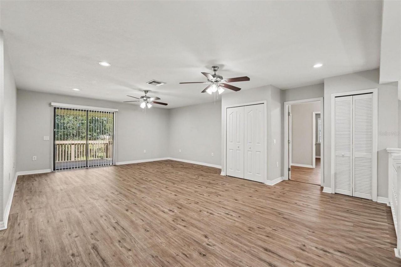 126 Goins Drive , Seffner, FL 33584 Photo