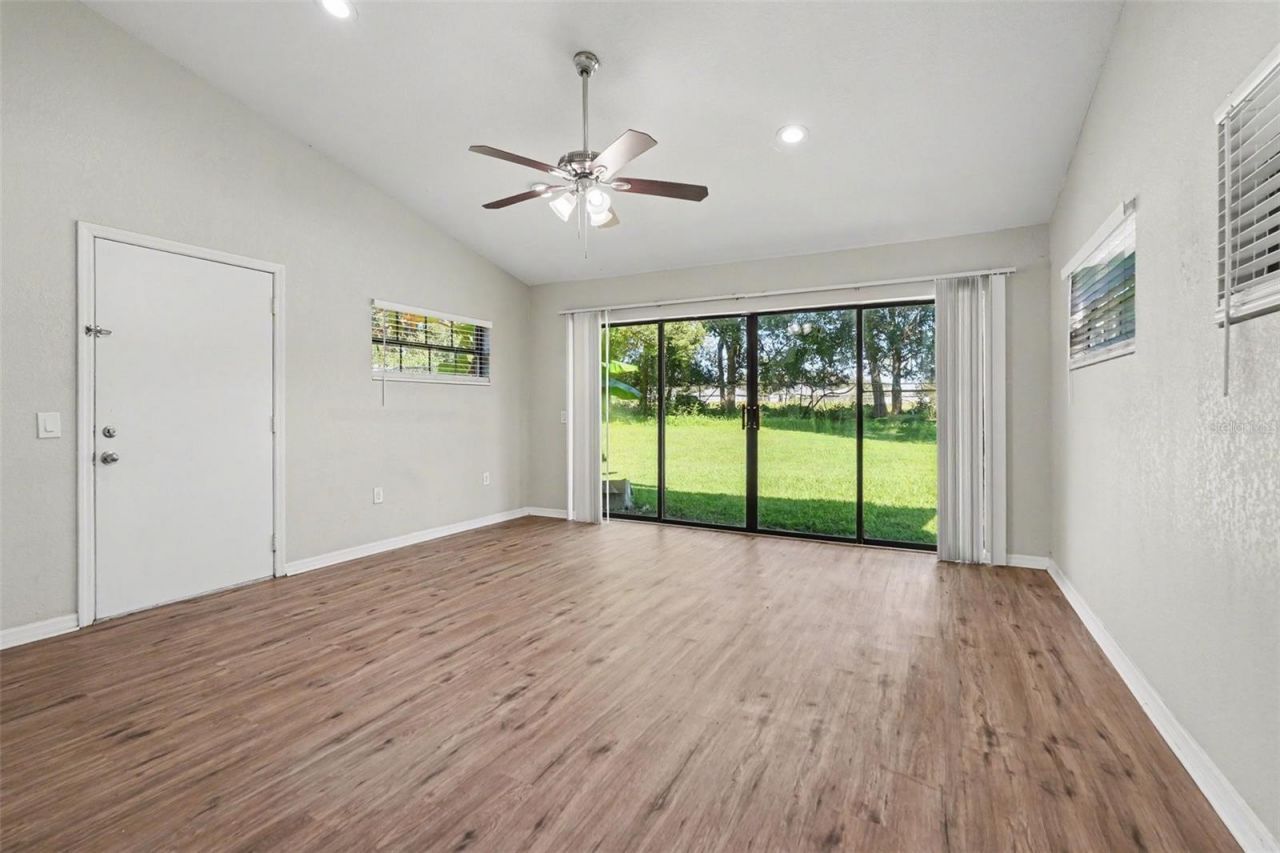 126 Goins Drive , Seffner, FL 33584 Photo