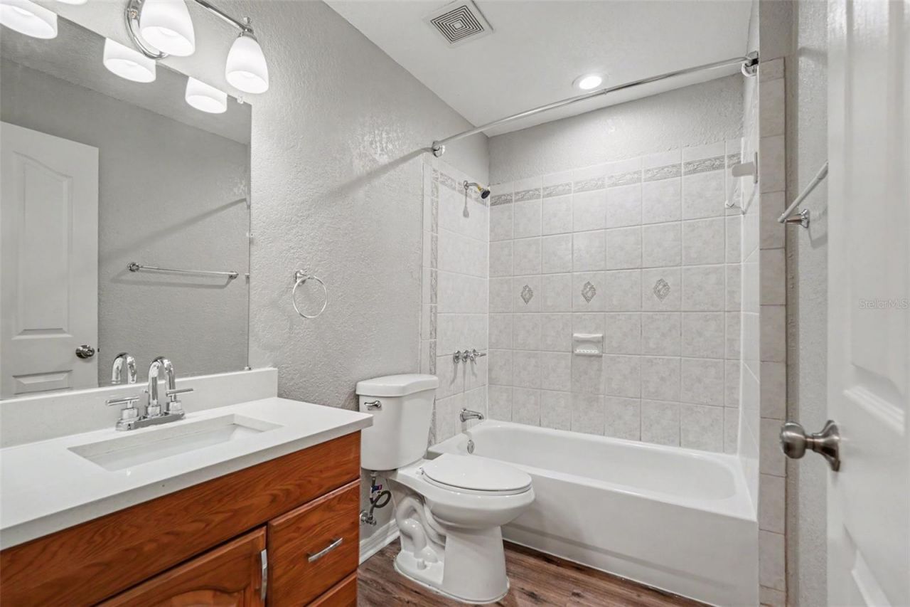 126 Goins Drive , Seffner, FL 33584 Photo