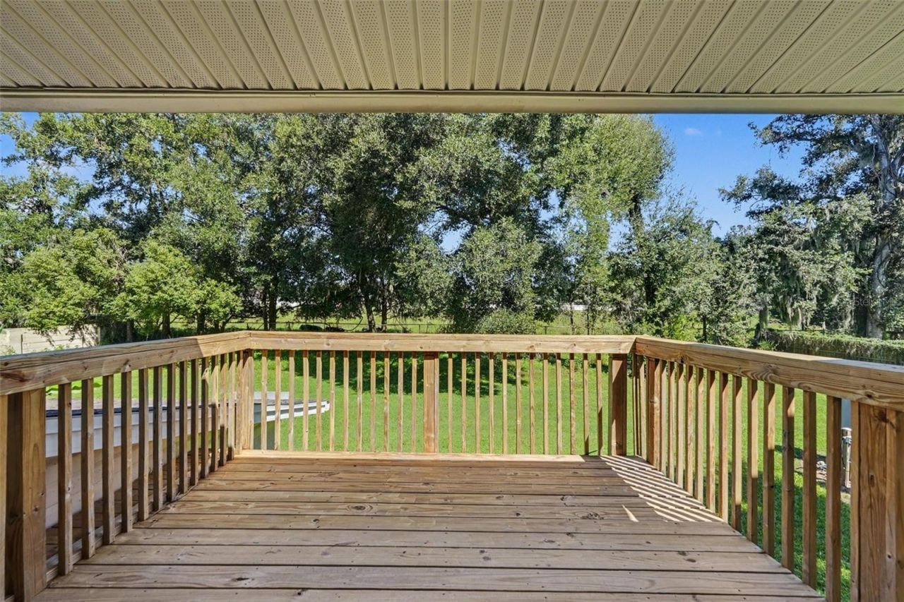 126 Goins Drive , Seffner, FL 33584 Photo