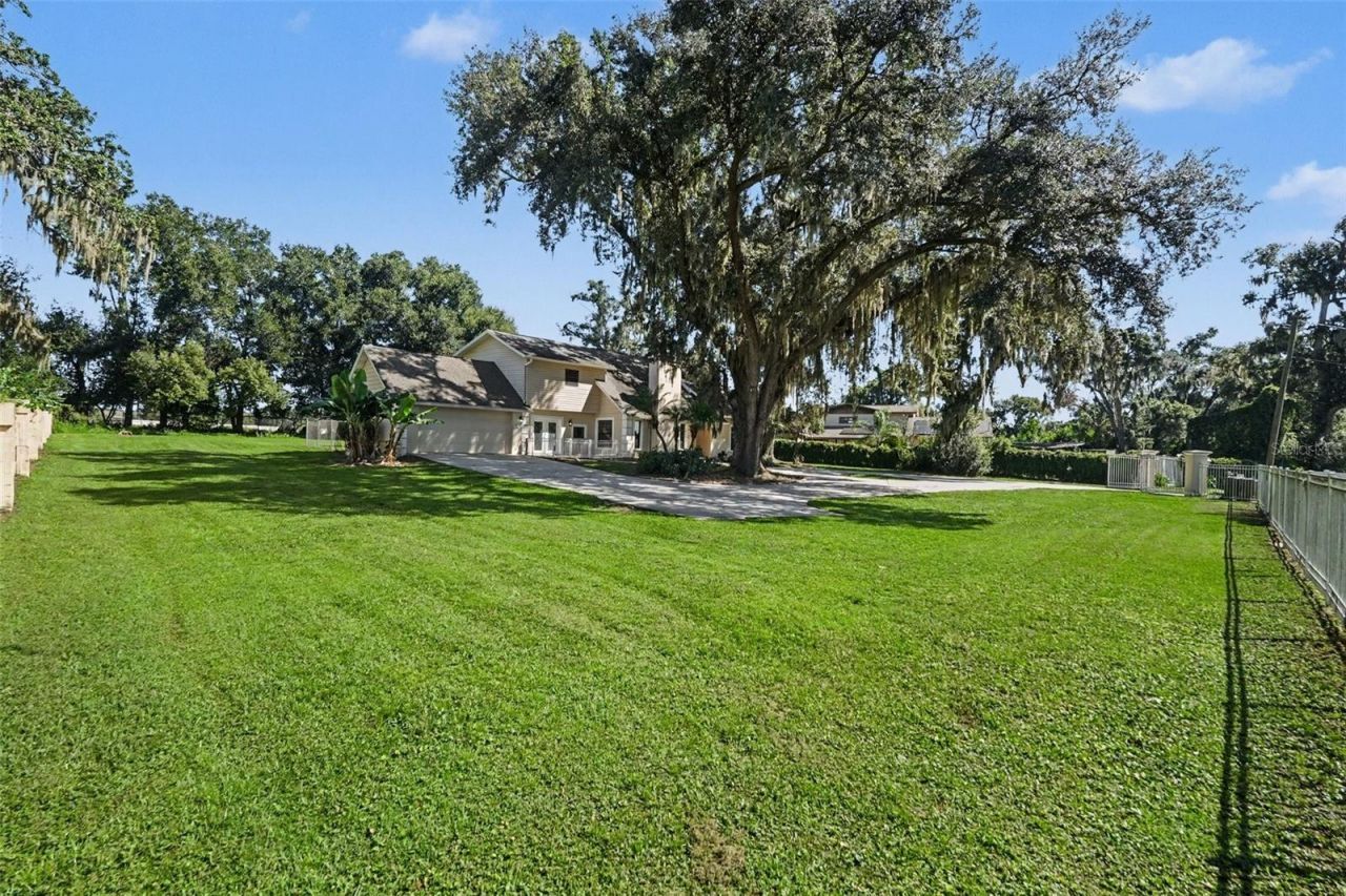126 Goins Drive , Seffner, FL 33584 Photo