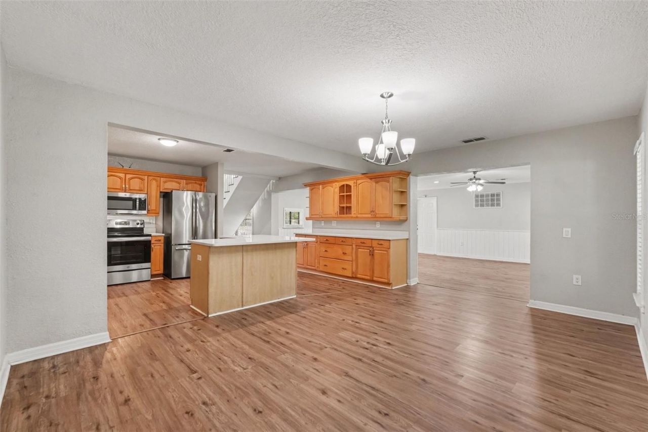 126 Goins Drive , Seffner, FL 33584 Photo