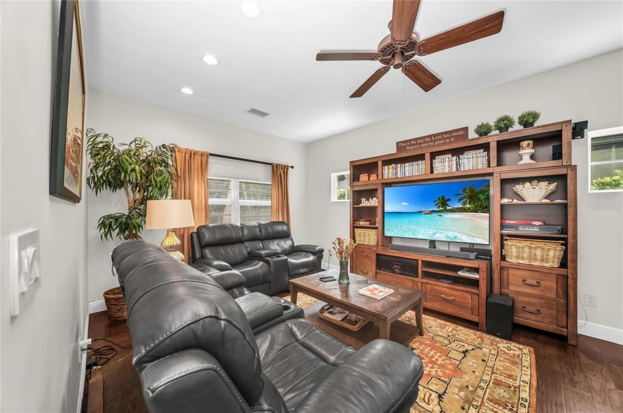301 Ponce De Leon Avenue, Venice, FL 34285 Photo