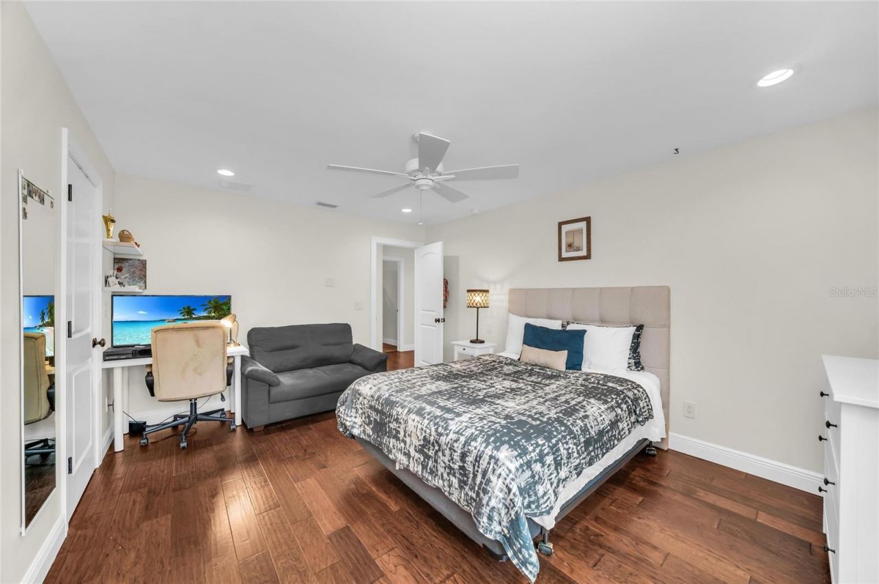 301 Ponce De Leon Avenue, Venice, FL 34285 Photo