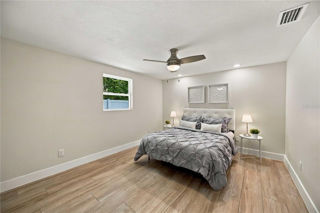 1802 Robinhood Street, Sarasota, FL 34231 Photo