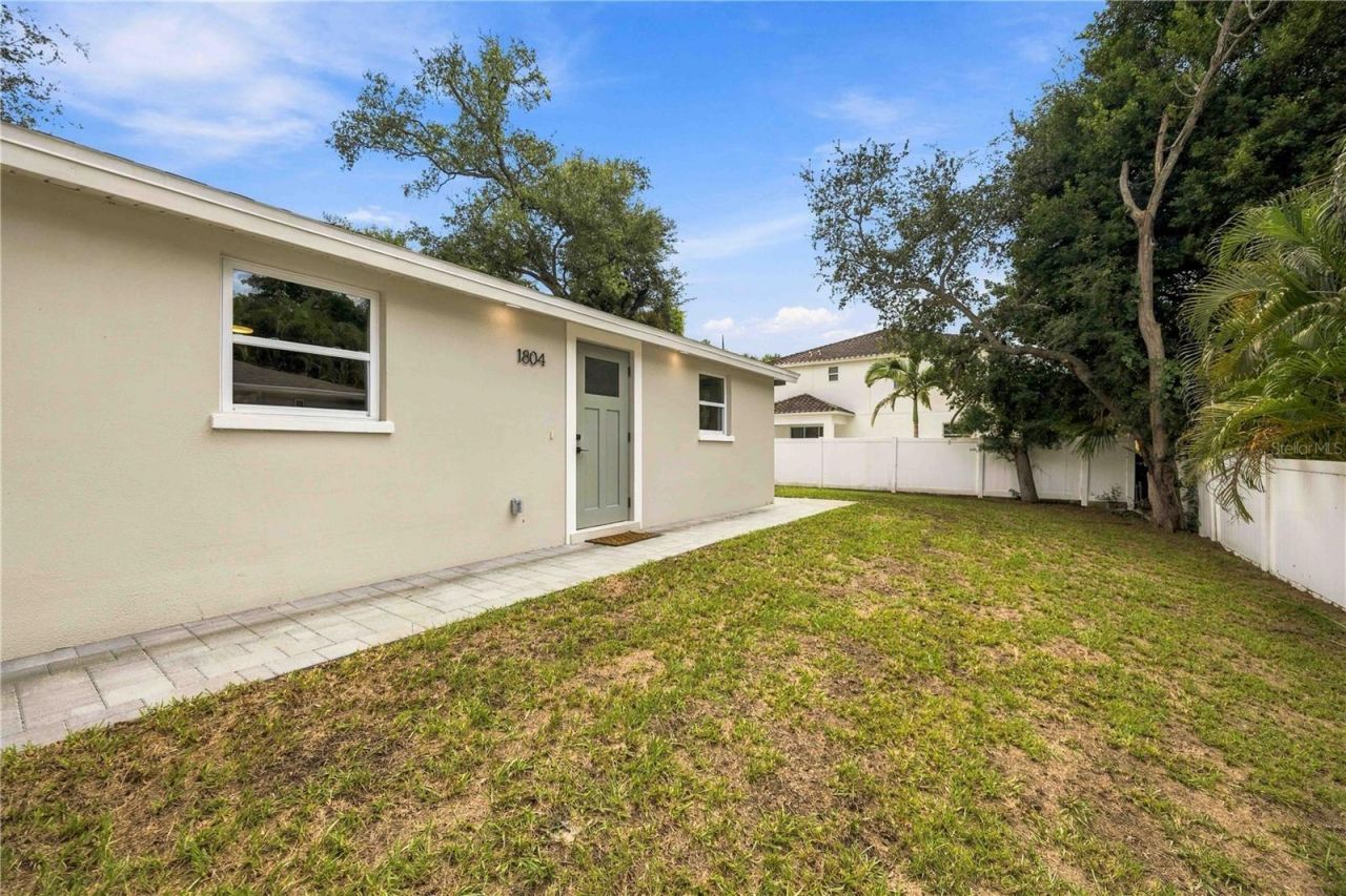 1802 Robinhood Street, Sarasota, FL 34231 Photo