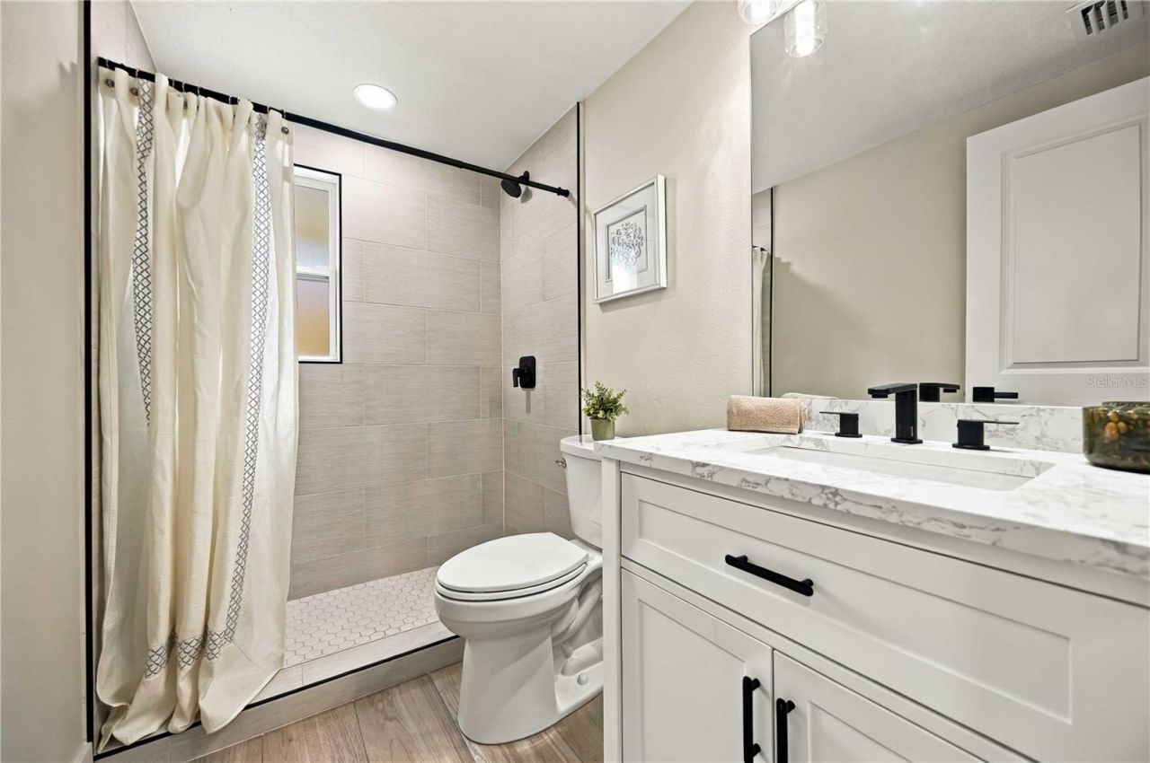 1802 Robinhood Street, Sarasota, FL 34231 Photo