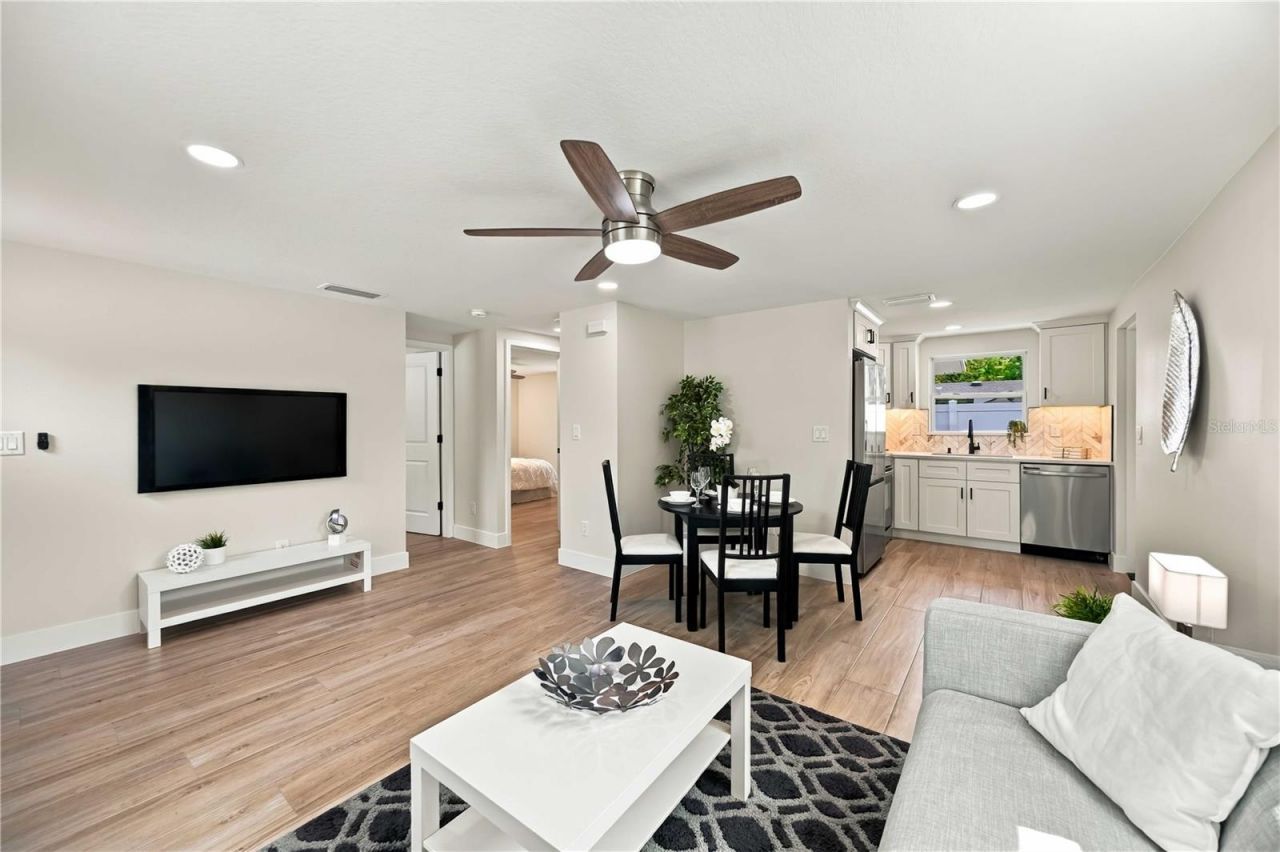 1802 Robinhood Street, Sarasota, FL 34231 Photo