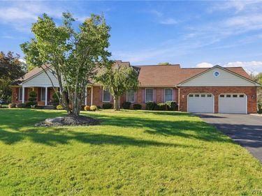 9615 The Maples, Clarence, NY 14031