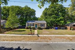 736 Mccants Drive photo 4