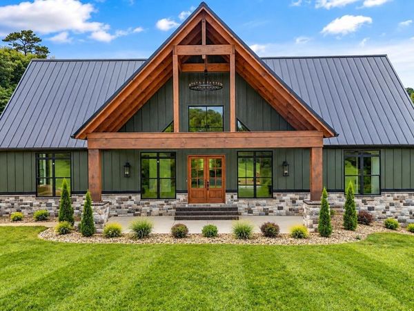 710 W Dumplin Valley Rd, Dandridge, TN 37725