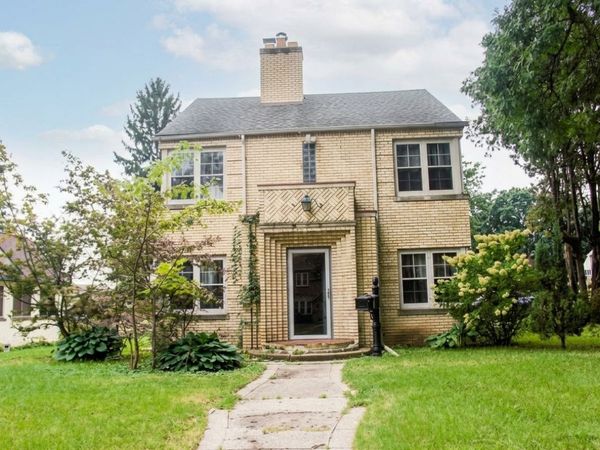 1351 W Lincoln Boulevard , Freeport, IL 61032