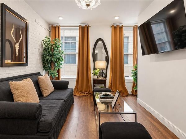 336 CAMP Street, Unit 305, New Orleans, LA 70130